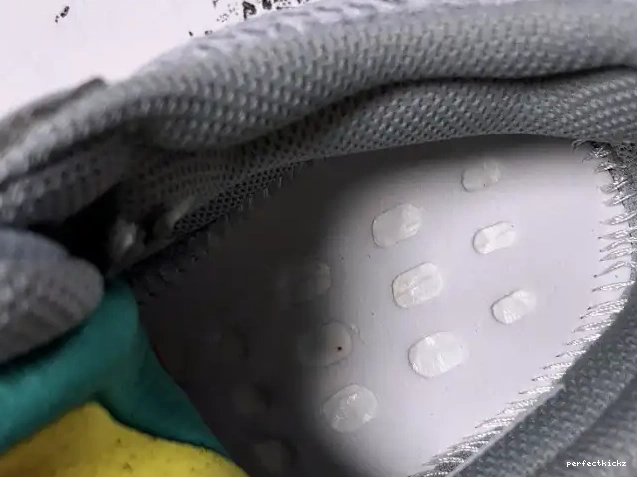 700 Boost Yeezy EQ7597 Adidas Inertia